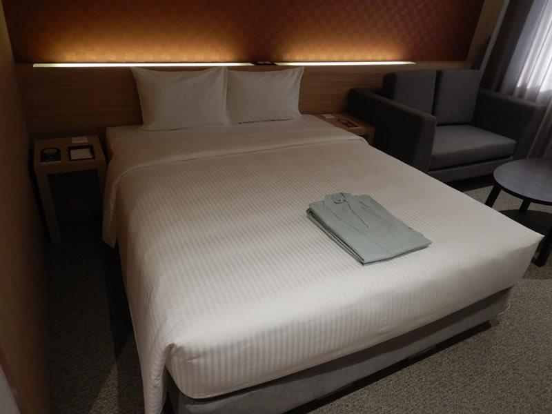 Wishton Hotel Rangoon Buitenkant foto